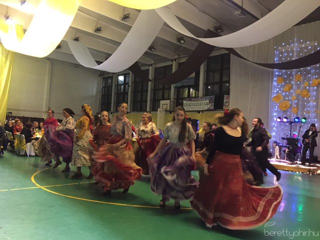 12. Jótékonysági Kórházbál 38